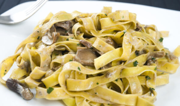PAPPARDELLE AI FUNGHI DI STAGIONE